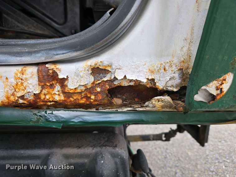 image for item EC4195 2007 International 4300 SBA truck cab and chassis