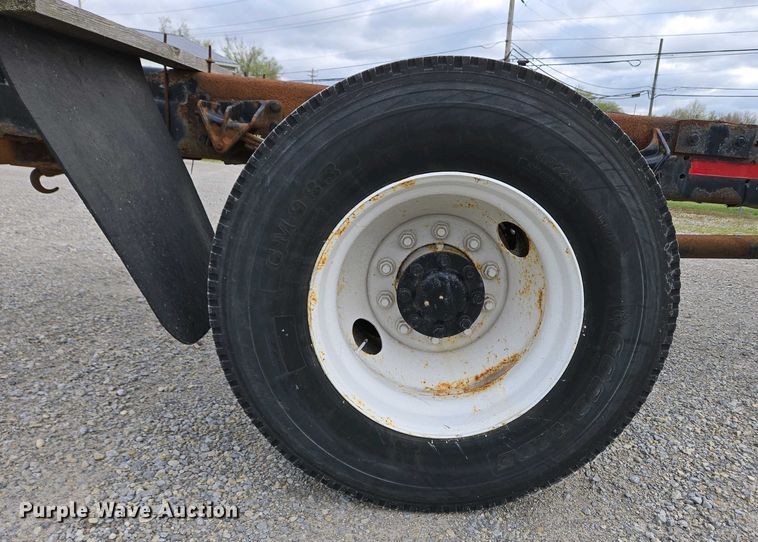 image for item EC4195 2007 International 4300 SBA truck cab and chassis