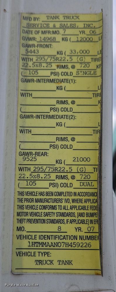 image for item EC4195 2007 International 4300 SBA truck cab and chassis