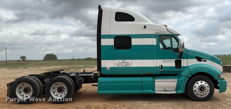 image for item ED5580 2010 Peterbilt 387 semi truck