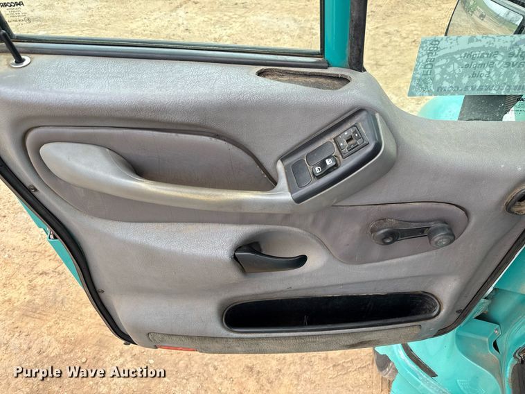 image for item ED5580 2010 Peterbilt 387 semi truck