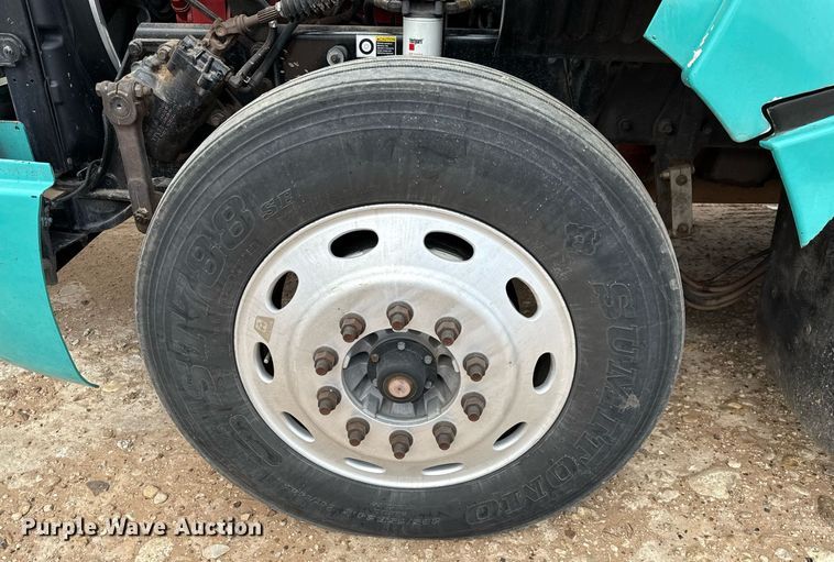 image for item ED5580 2010 Peterbilt 387 semi truck