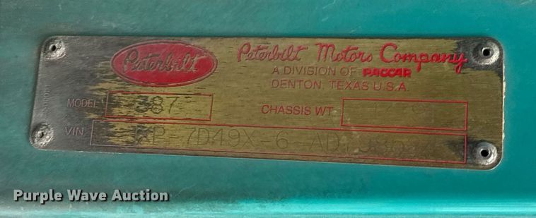 image for item ED5580 2010 Peterbilt 387 semi truck