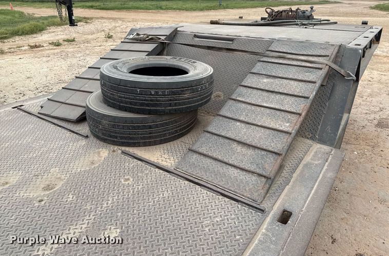 image for item ED5585 1988 Wilson 4360T drop deck hydraulic tail equipment trailer