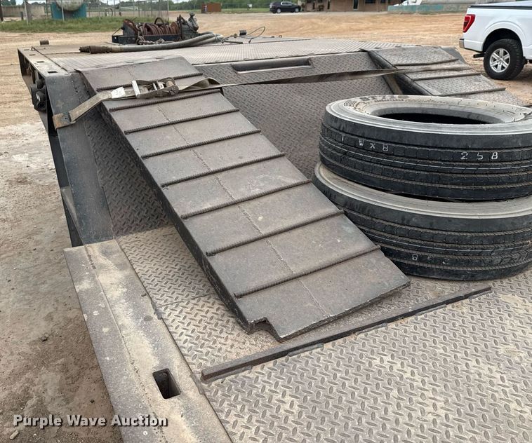 image for item ED5585 1988 Wilson 4360T drop deck hydraulic tail equipment trailer