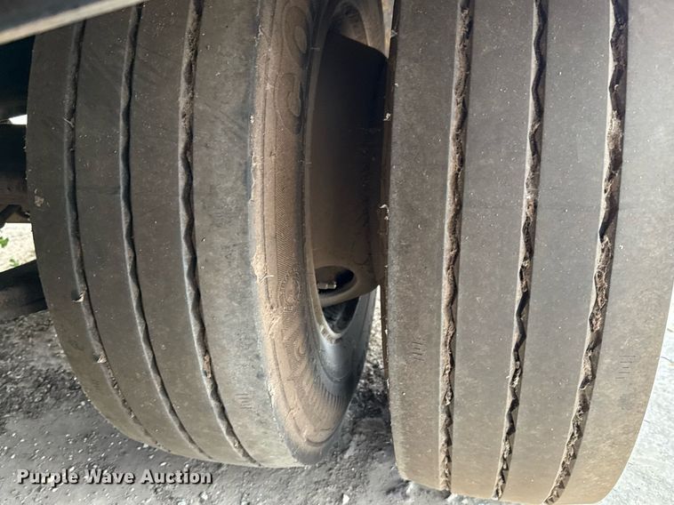 image for item ED5585 1988 Wilson 4360T drop deck hydraulic tail equipment trailer