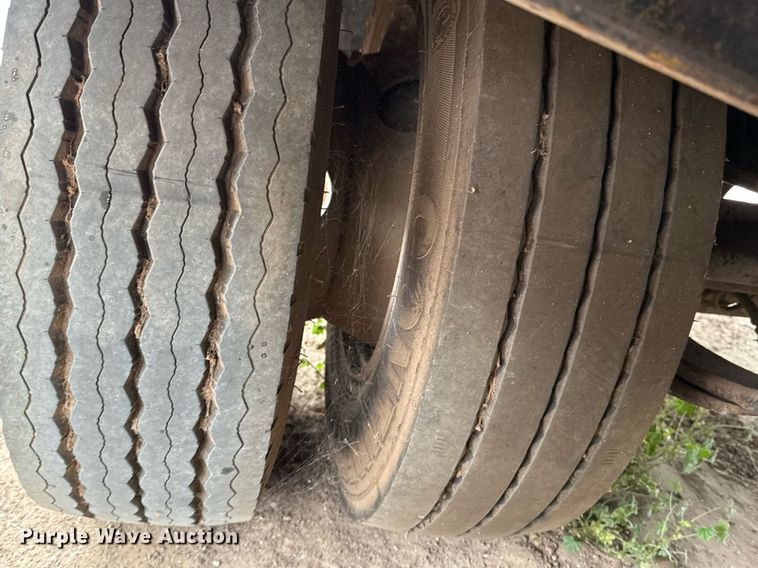 image for item ED5585 1988 Wilson 4360T drop deck hydraulic tail equipment trailer