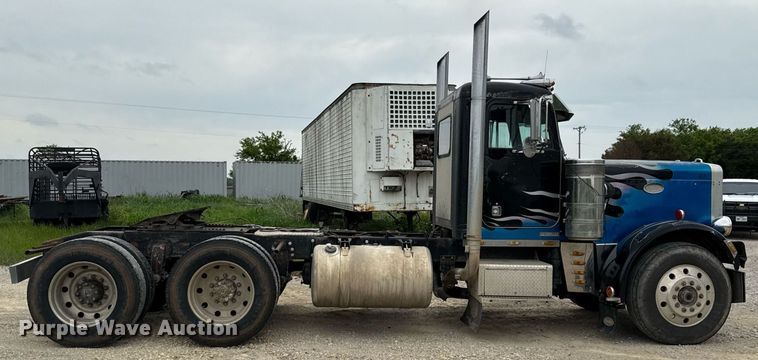 image for item ED5597 1983 Peterbilt  359 semi truck