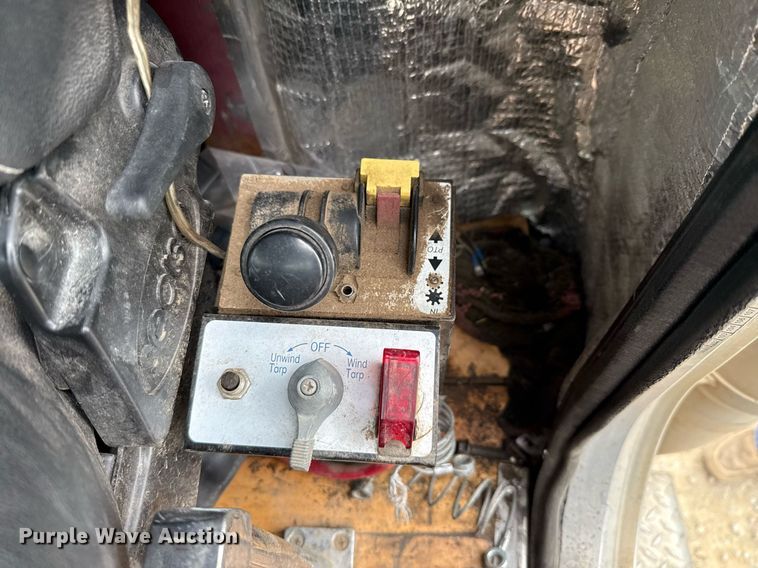 image for item ED5597 1983 Peterbilt  359 semi truck