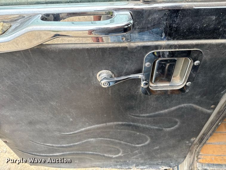 image for item ED5597 1983 Peterbilt  359 semi truck