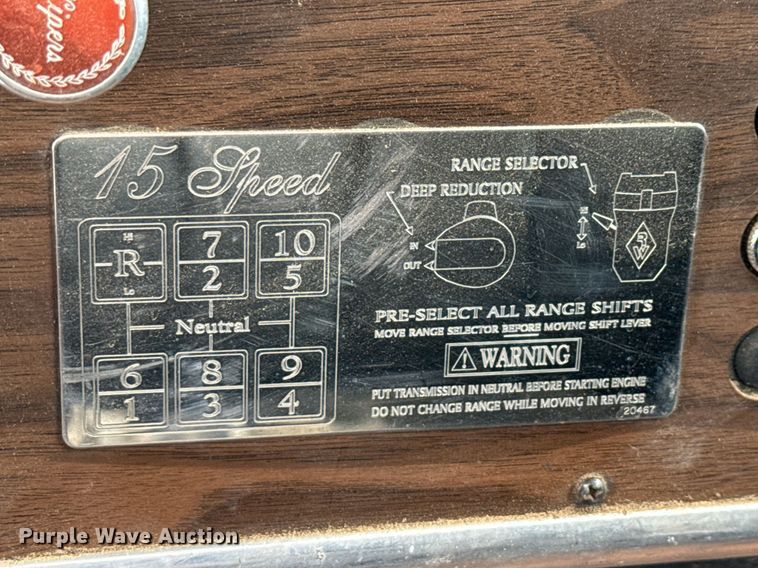 image for item ED5597 1983 Peterbilt  359 semi truck