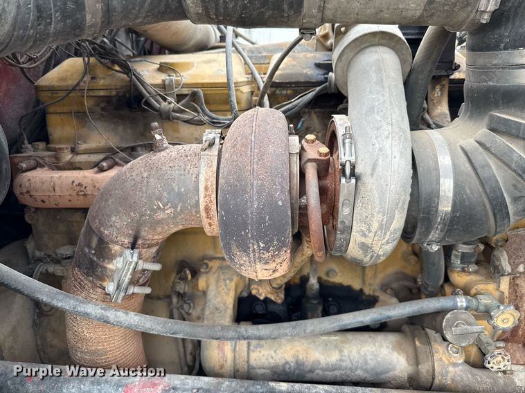 image for item ED5597 1983 Peterbilt  359 semi truck