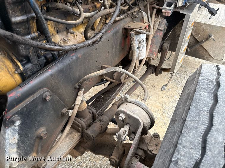 image for item ED5597 1983 Peterbilt  359 semi truck