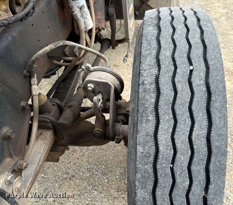 image for item ED5597 1983 Peterbilt  359 semi truck