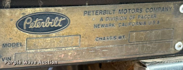 image for item ED5597 1983 Peterbilt  359 semi truck