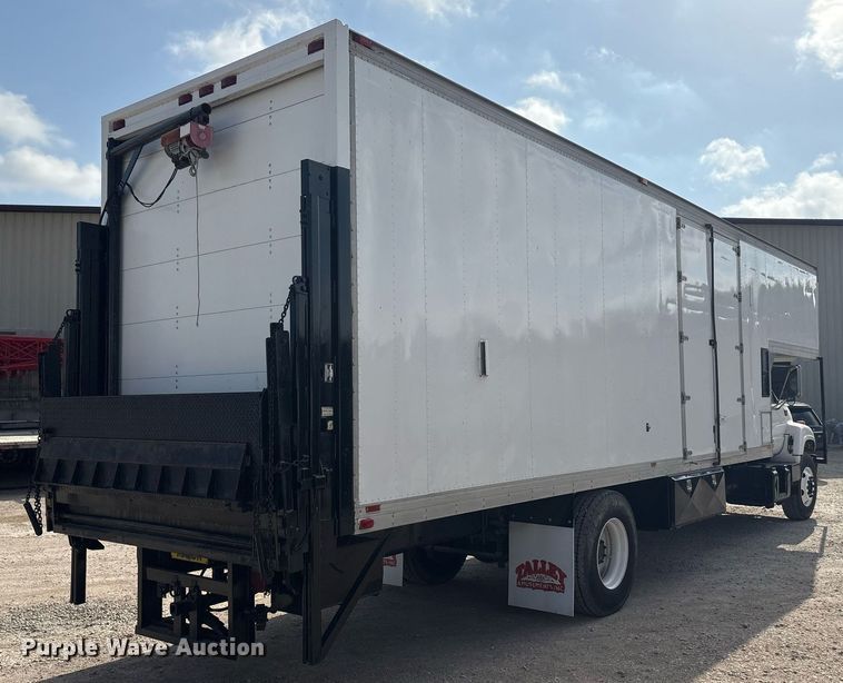 image for item EF3008 1997 GMC C7500 box truck