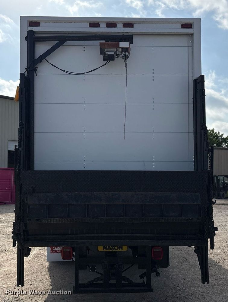 image for item EF3008 1997 GMC C7500 box truck