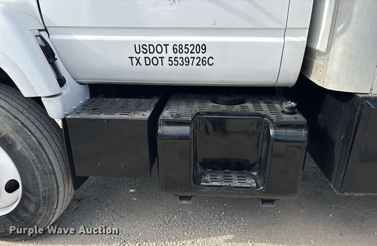 image for item EF3008 1997 GMC C7500 box truck