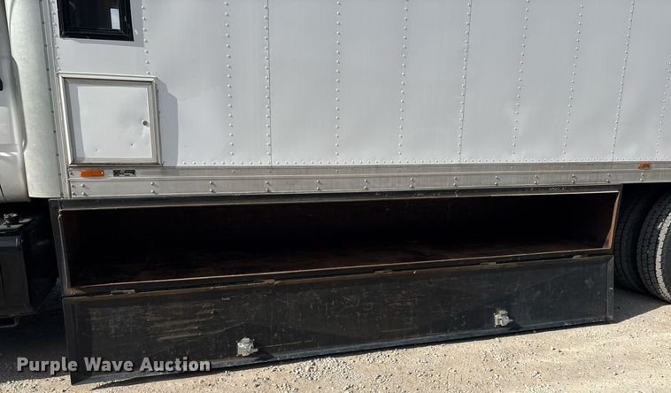 image for item EF3008 1997 GMC C7500 box truck