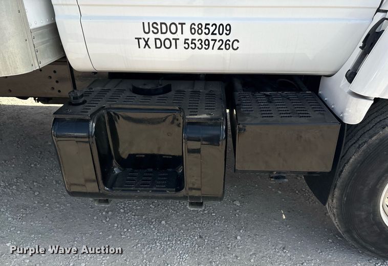 image for item EF3008 1997 GMC C7500 box truck