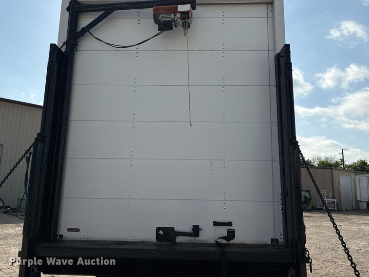 image for item EF3008 1997 GMC C7500 box truck