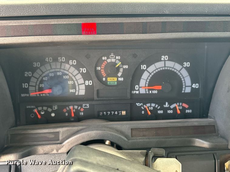 image for item EF3008 1997 GMC C7500 box truck