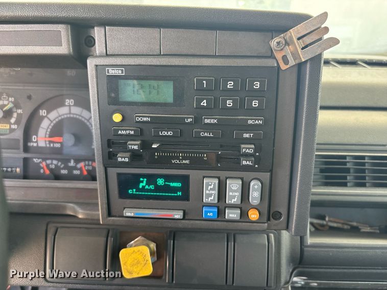 image for item EF3008 1997 GMC C7500 box truck