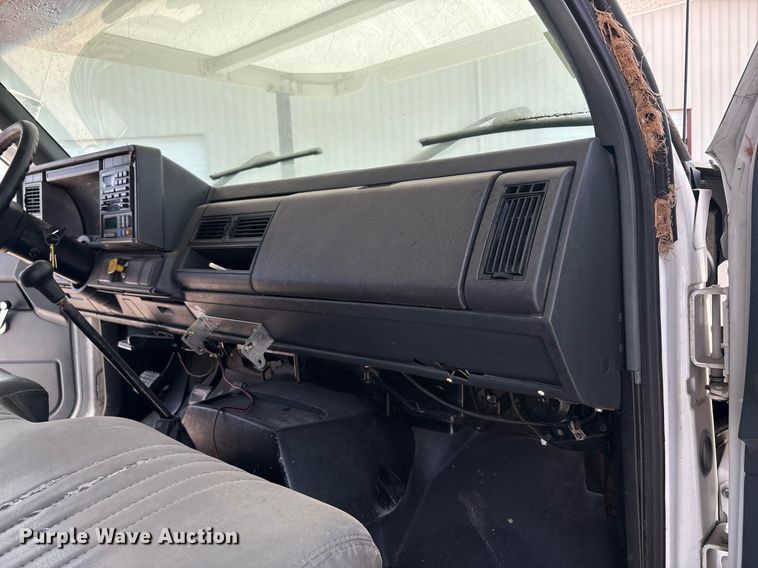 image for item EF3008 1997 GMC C7500 box truck