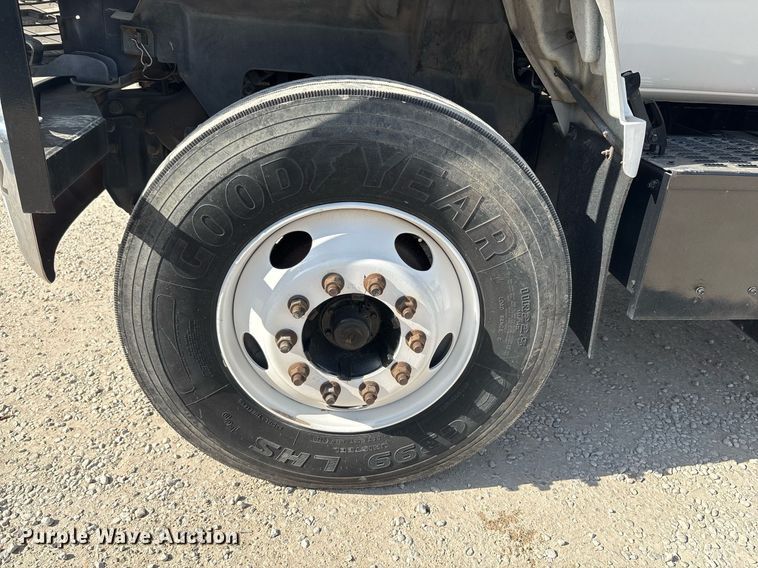 image for item EF3008 1997 GMC C7500 box truck