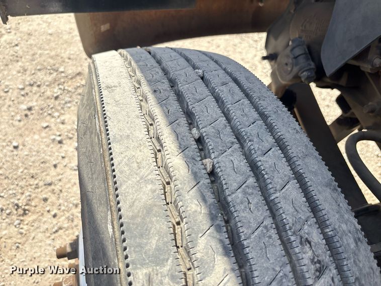 image for item EF3008 1997 GMC C7500 box truck