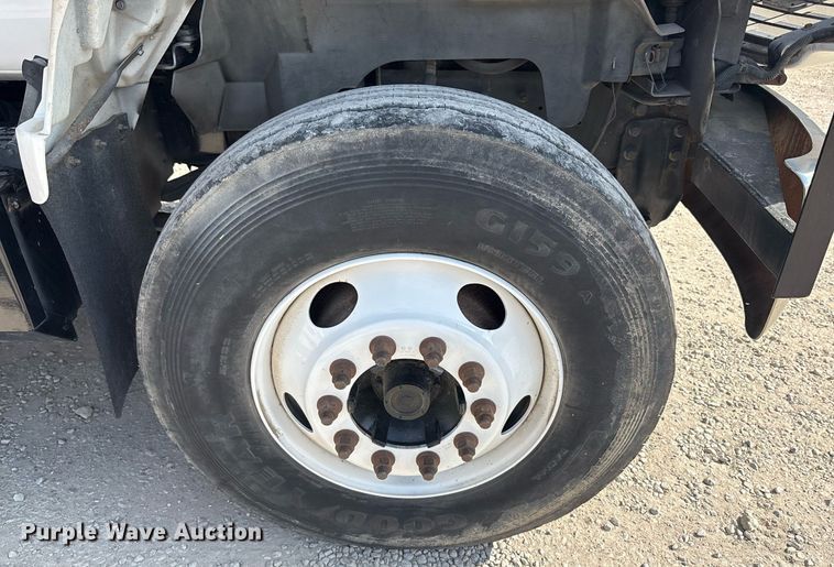 image for item EF3008 1997 GMC C7500 box truck