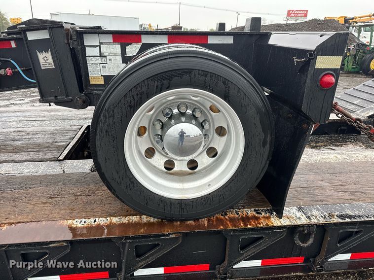 image for item EG5725 2011 Trail King TK110HDG-533 lowboy equipment trailer
