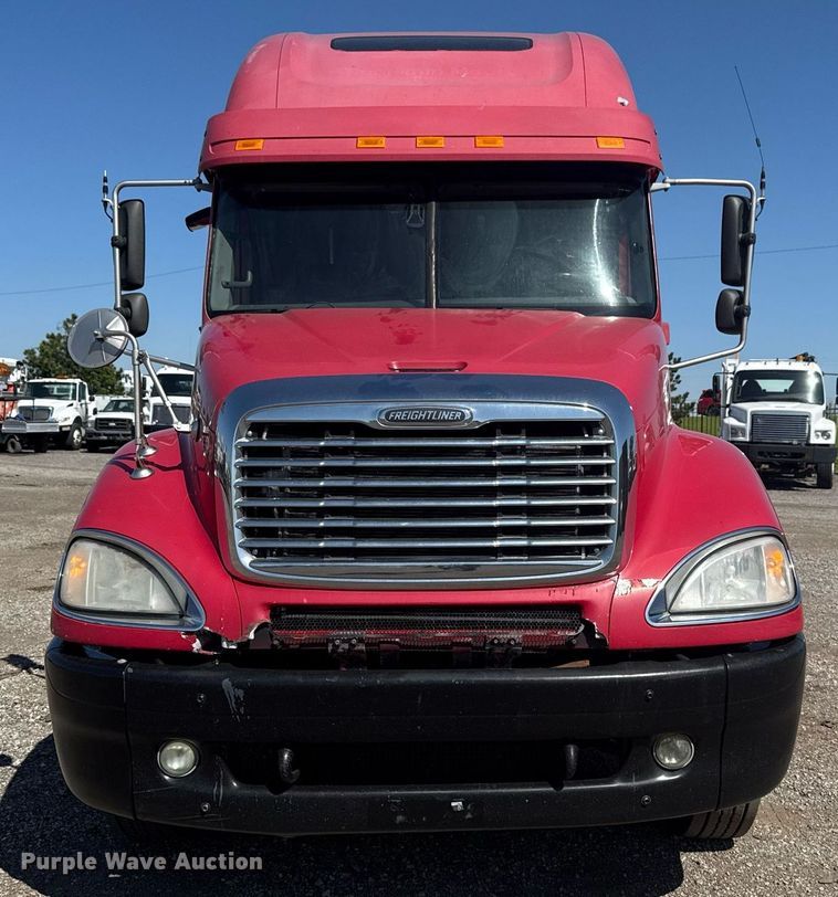 image for item EG5759 2006 Freightliner Columbia semi truck