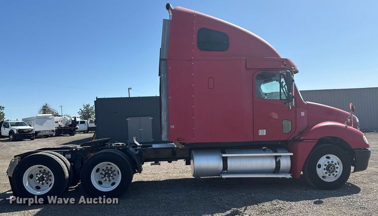 image for item EG5759 2006 Freightliner Columbia semi truck