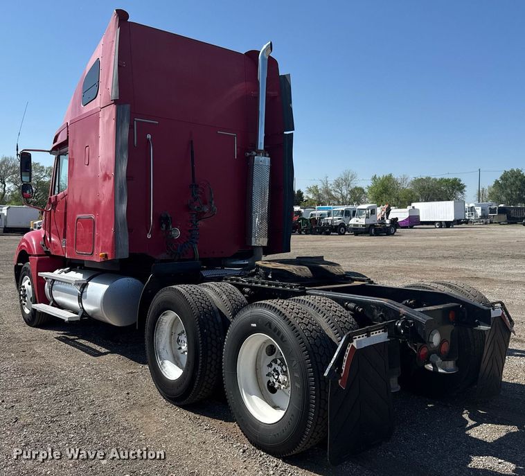 image for item EG5759 2006 Freightliner Columbia semi truck