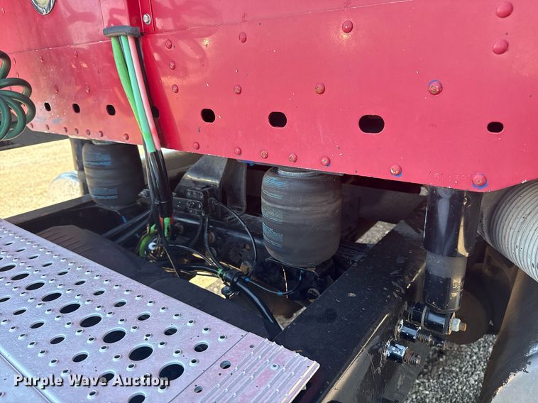 image for item EG5759 2006 Freightliner Columbia semi truck