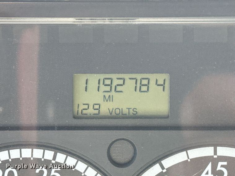 image for item EG5759 2006 Freightliner Columbia semi truck