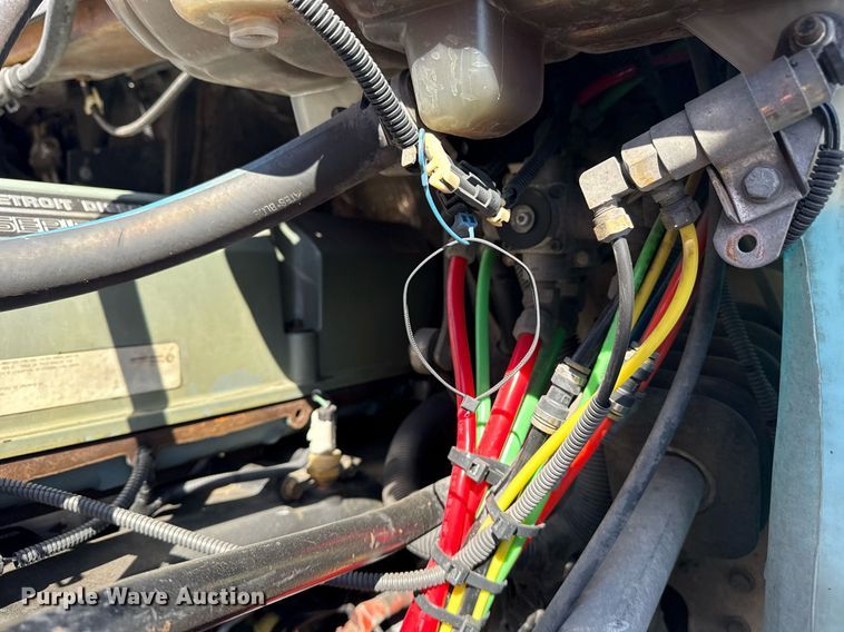 image for item EG5759 2006 Freightliner Columbia semi truck