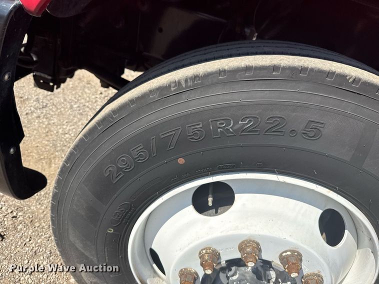 image for item EG5759 2006 Freightliner Columbia semi truck