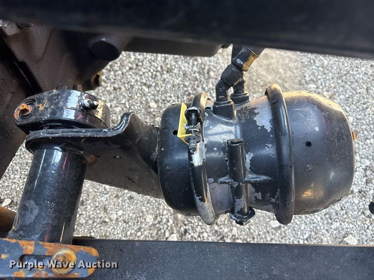 image for item EG5759 2006 Freightliner Columbia semi truck