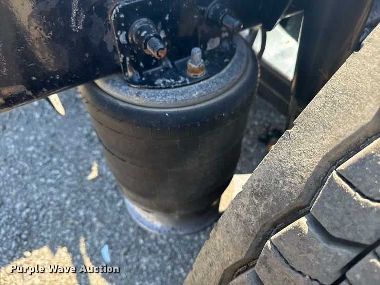 image for item EG5759 2006 Freightliner Columbia semi truck