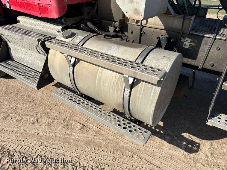 image for item EG6320 2007 Kenworth T800 semi truck