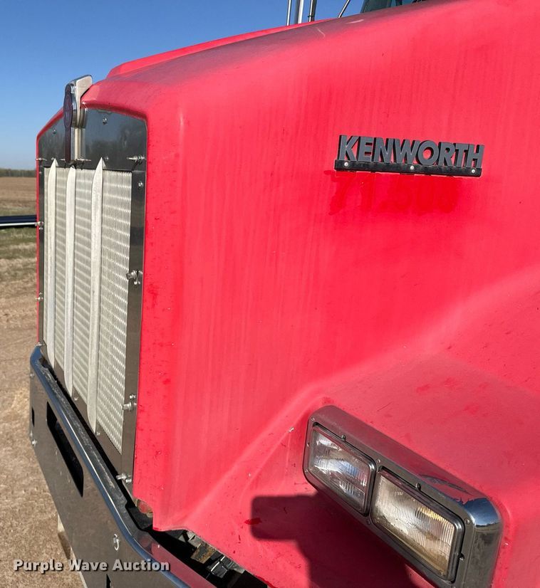 image for item EG6320 2007 Kenworth T800 semi truck