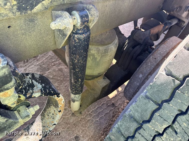 image for item EG6320 2007 Kenworth T800 semi truck