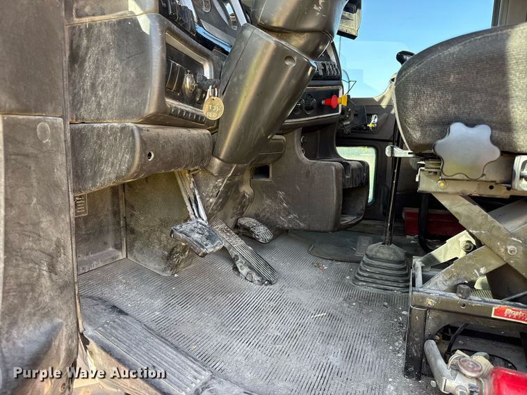 image for item EG6320 2007 Kenworth T800 semi truck