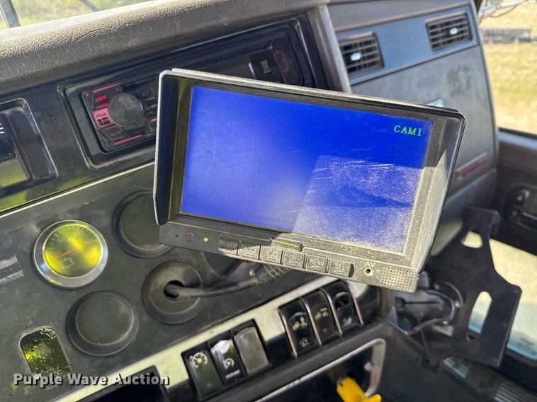 image for item EG6320 2007 Kenworth T800 semi truck