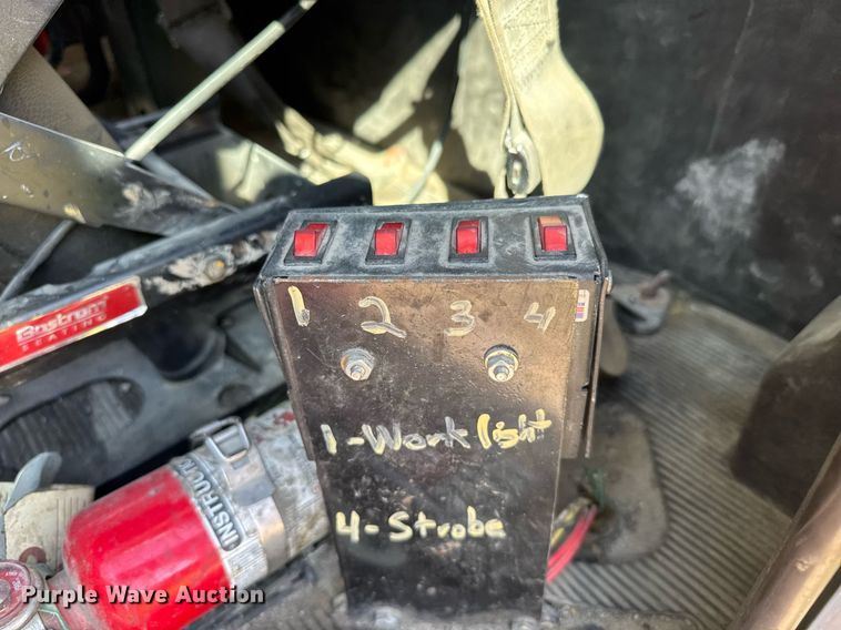 image for item EG6320 2007 Kenworth T800 semi truck