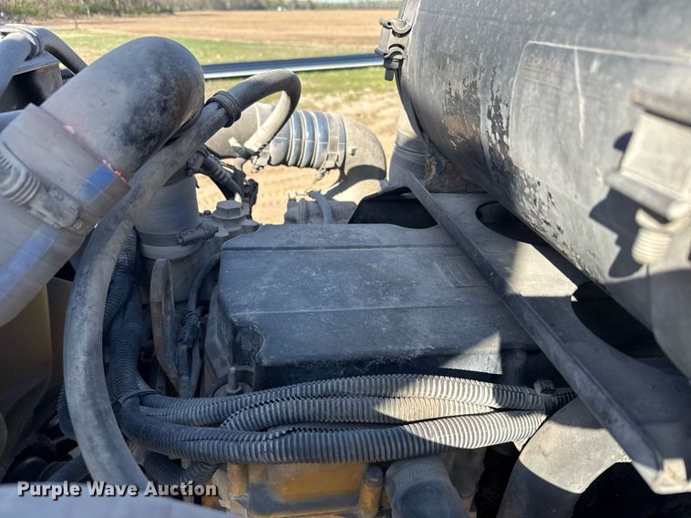 image for item EG6320 2007 Kenworth T800 semi truck