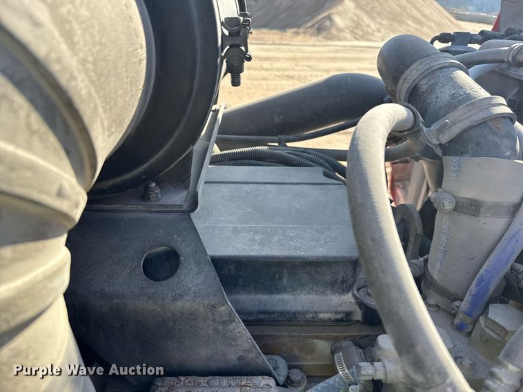 image for item EG6320 2007 Kenworth T800 semi truck