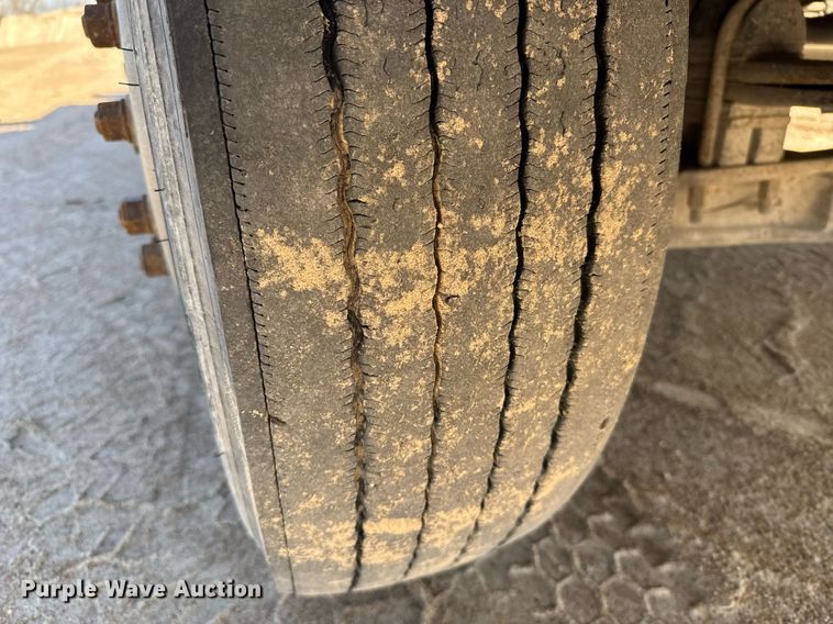 image for item EG6320 2007 Kenworth T800 semi truck